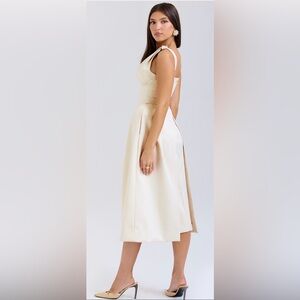 House of CB Paloma Vintage Cream Satin Pleated Midi Dress Sz M Bigger Cup NWOT